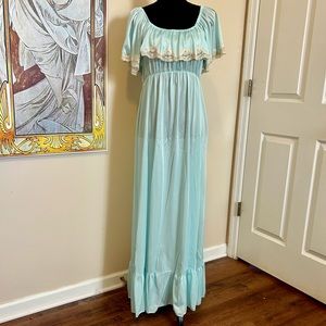 Off the Shoulder Prairie Dress Night Gown Vintage